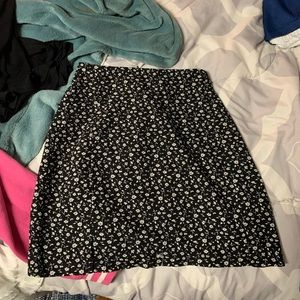 black and white floral brandy melville aline skirt